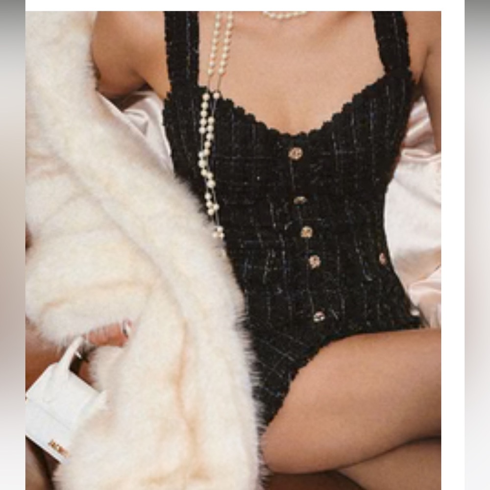 NWT: Commense Tweed Sweetheart Neck Raw Hem
Buttoned Cami Mini Dress size Large